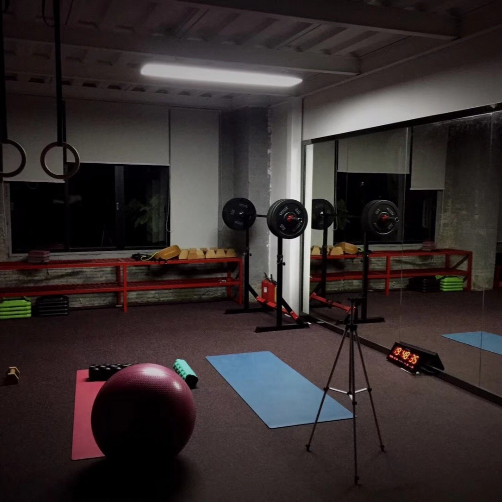 室内健身房有氧区跑步机走道地面隔音减震缓冲高密度耐磨橡胶卷材