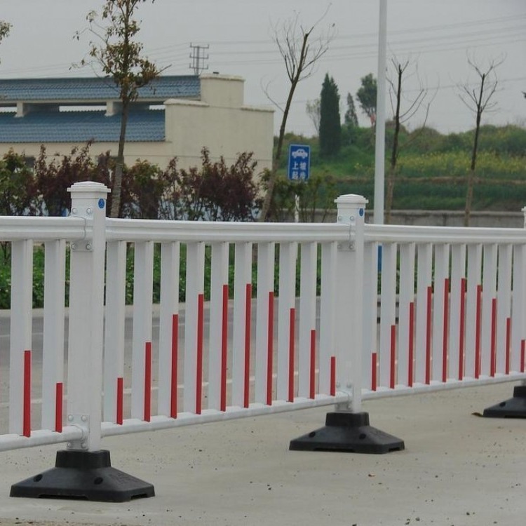 安徽安庆护栏厂家 直销 锌钢防眩型护栏  道路中央防护护栏 交通设施