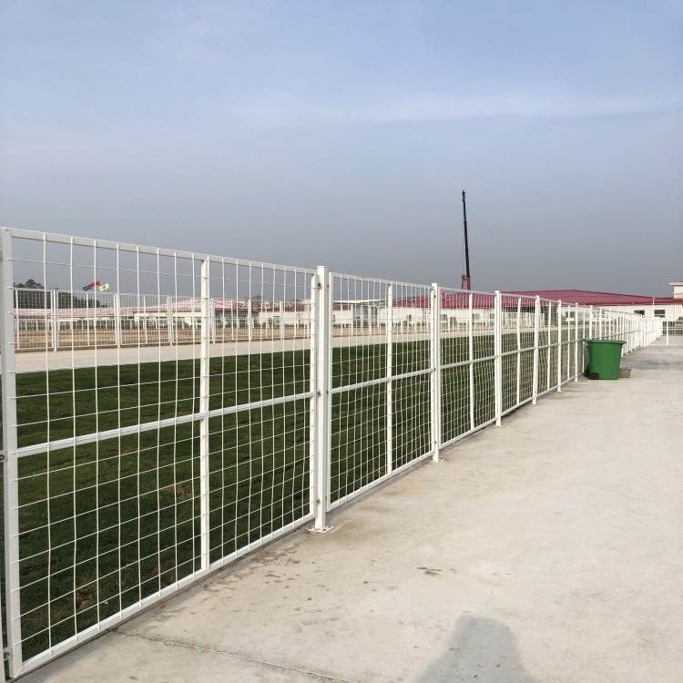 深圳马路绿化隔离栏 路侧防护网 路中隔离栏 湛江厂区铁丝护栏