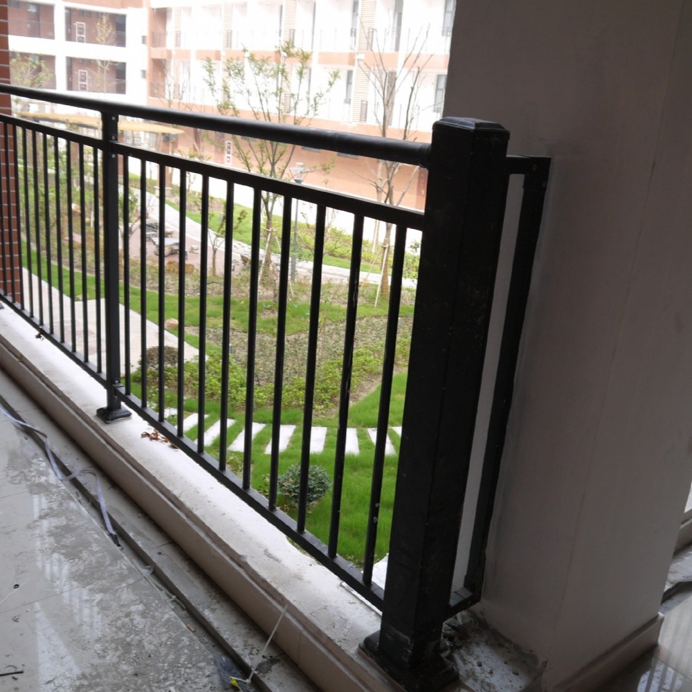 高层阳台防护栏样式图片