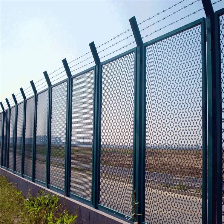 高速公路隔离防护网厂家批发养殖圈地果园钢板框架护栏网围栏网