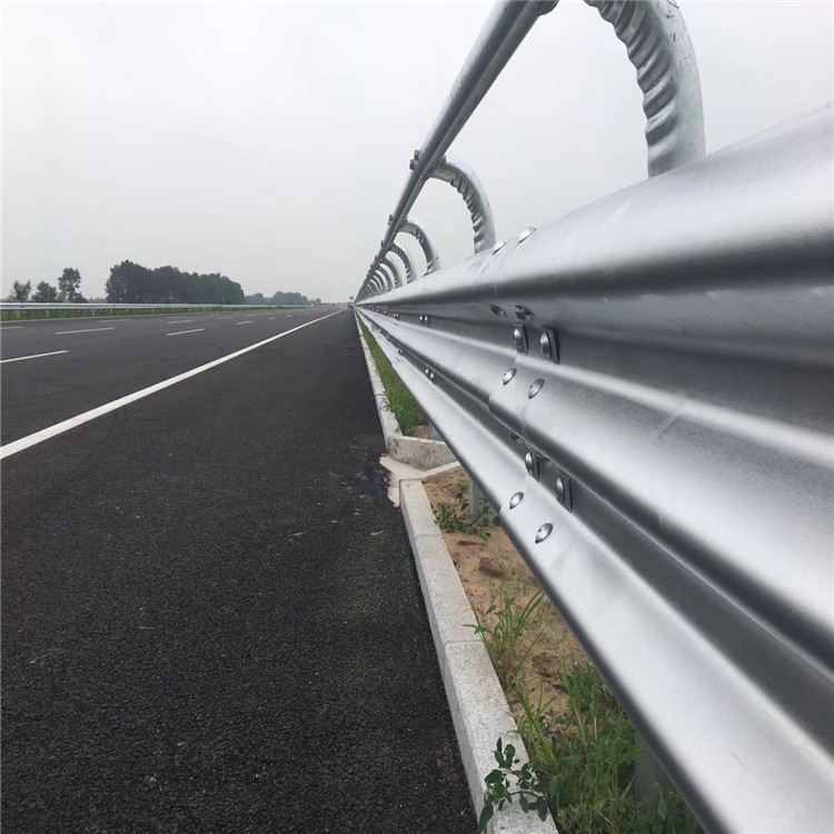 秦皇岛公路防护栏道路交通安全设施路宏波形护栏板