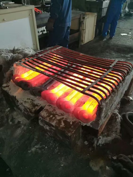 中频烧红透热加热 钢板透热锻造 1200度高温感应锻造加热炉