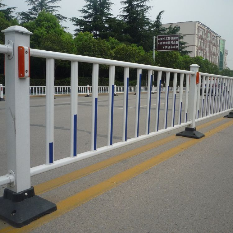广州格拉瑞斯城市交通道路锌钢护栏 公路马路中央隔离护栏 交通设施厂家