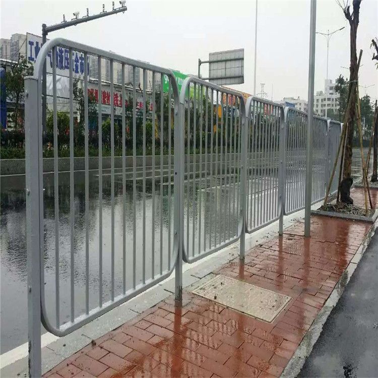 交通公路隔离栏杆 实心锌钢深圳香港人行道围栏 港式护栏厂家直销